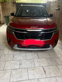 كيا سيليتوس 2024 🔥 تو كلر (ماروني × أسود) قمارة سوداء ✨  🔹 محرك 1500 🔹...