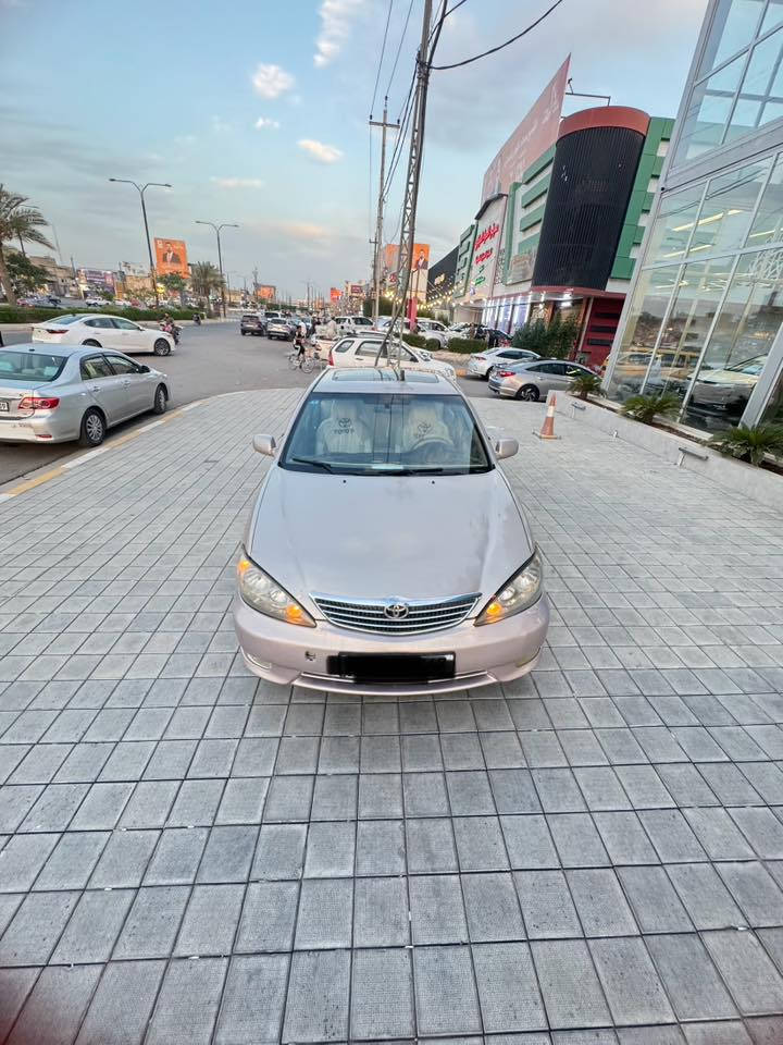 السلام عليكم 
للبيع كامري 
موديل 2004
رقم بغداد جديد  
الون شنباني 
محرك مبدل جديد
كير تمام 
فتحت سقف واكفه 
تبريد قطعتين 
برده خلفيه 
مصبوغه عام 
السياره حلوه وناعمه 
وداخله حلوو ونضيف 
وبل عافيه عل ياخذه 
رقم صاحب السياره 
***********
