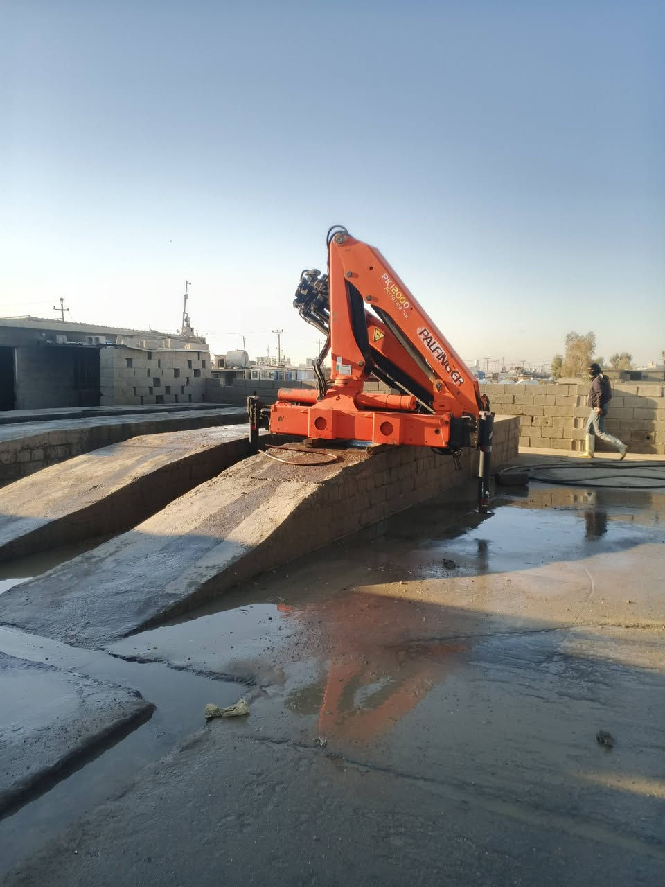 للبيع كرين بافنكر 
الحجم ١٢الف
عدد سلايت. ٣
كرين مكفول كفاله عامه 
العنوان كركوك
رجلين مخالف دبل طكه
السعر ٨٠ اوبي مجال
***********
***********
