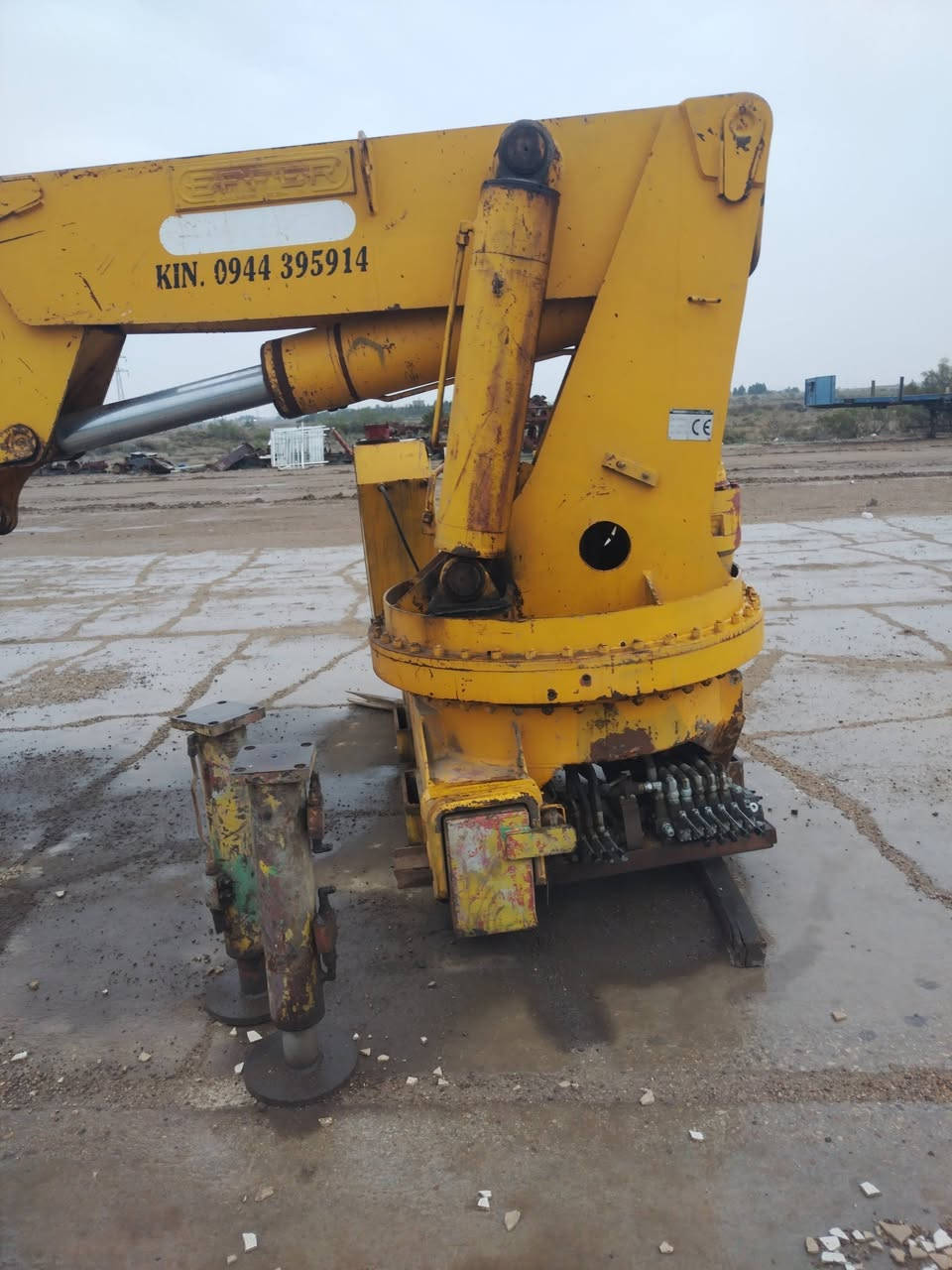 السلام عليكم كرين ايفر موديل 2007 ((20طن)) 6سلايت 5هيدروليك واحد يدوي الرقم ***********
