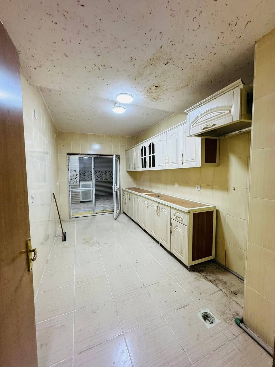 بيت للبيع #بالتقسيط في مجمع اوزال ستي Ozal City
المساحة :- 172م - طابقين 
4 غرف نوم | استقبال | مطبخ | مجموعة صحية | حديقة و كراج )
*****************************************
خانوو بۆ فرۆشتن لە ئۆزال ستی
ڕووبەر :- 172م - دوو نهۆم
4 ژووری نوستن | دیوەخان | مەتبەخ | گەرماو | باخچە و گەراج )
**************
***********
***********
