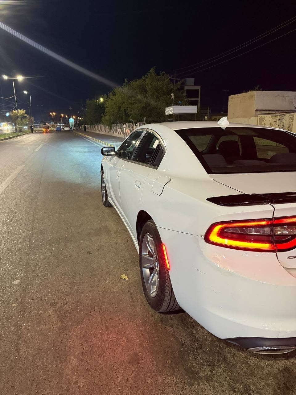 وين اليدور جديد كارتون
دوج چارچر وراد امريكي جاملغ امامي ايمن فقط باقي كفاله حته من زلغ  
فئة sxT بلاص 
لون ابيض لامع ستخدام شخصي فقط
  رقم بغداد انكليزي بسمنه سياره اصل15 مرمزه 17 مداور ثاني يوم 
بصمات ابواب 2
بصمة تشغيل عن بعد
محرك 3600 مرغوب شرط تشلع الكاع ترايه 

شاشة كبيرة كار بلي
قطعتين تبريد
كشنات جلد الحضن  كهربائي
تدفئه استيرن +تبريد ثلج 🥶+تدفئة بالكشن
  +كامرة خلفيه دوارة
مكينة +كير +اكسل كفاله عامة +تحكمات استيرن شفتات
حداديه خلفيه قبل اسبوع سويتها كامله مع الدبلات
ادامه كامله للمحرك
سياره كارتون  حداديه 90٪  
السعر 145 بيه مجال للشراي 

 ***********
بيع فقط بدون مراوس 
العنوان(ميسان العماره) اتصال اول واتساب موجود خاص ماجاوب
