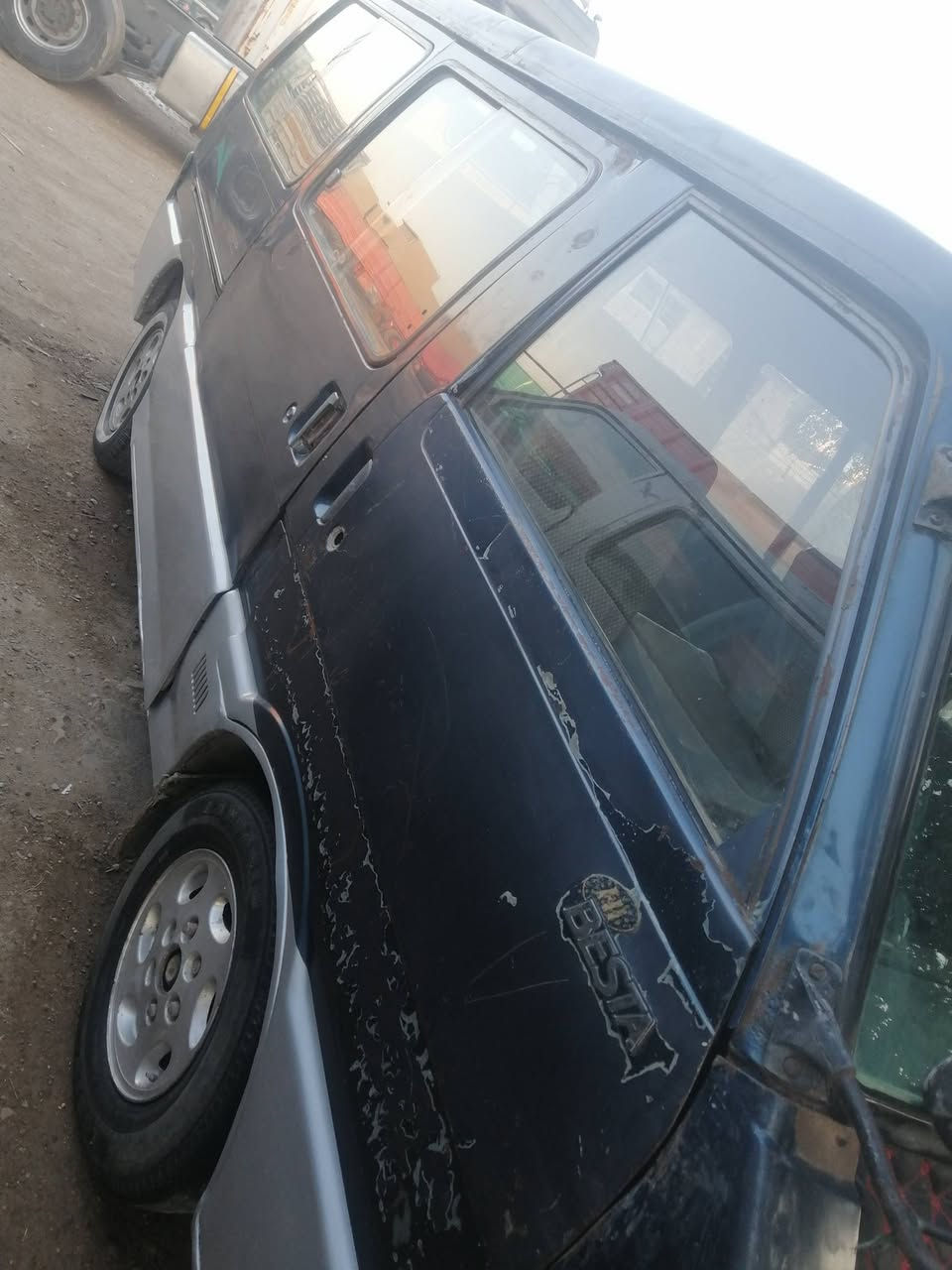 السلام عليكم كيا بستا لبيع 95 انكليزي أجرة سنوية 30 بلادية قطرة صبغ مابيه كير مكنية اكسل تخم تاير شواصي جدد كهرباء كلهة شغالة دوشمة جديدة السعر 40 وبيه مجال مكاني بغداد قرب بسماية مكلف للنشر اتصل علرقم ***********
