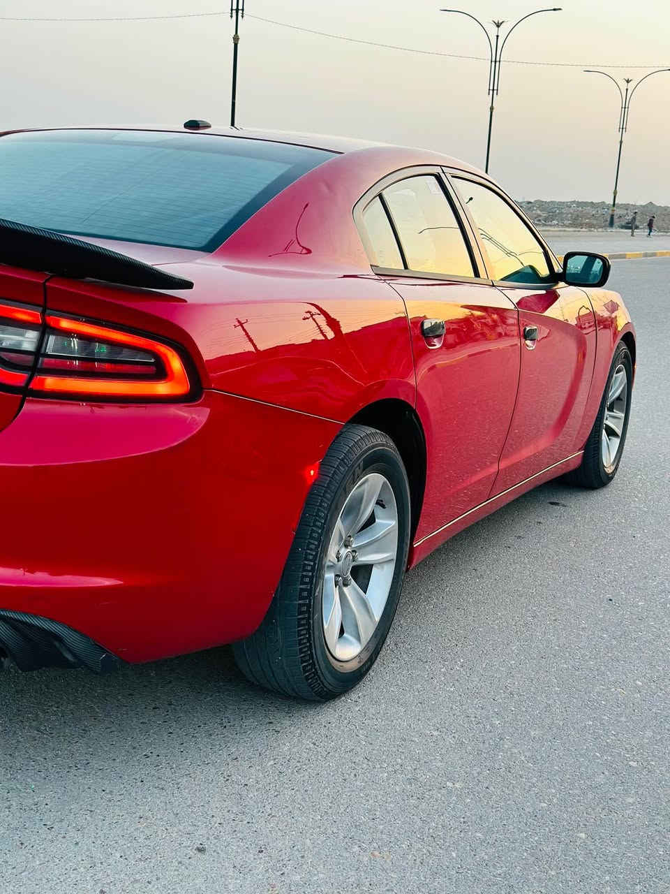 سلام عليكم / 
جارجر مديل ٢٠١٦ الون احمر رقم اربيل / سياره وارد كندي كفاله عامه مناقصه برغي حداده تخم تاير جاهزه من كلشي سياره فول ماشي ١٤٠ كيلو متر  السعر ٢٢٥ وبيه مجال موجود فقط عل شريحه *********** البصرة, العراق
