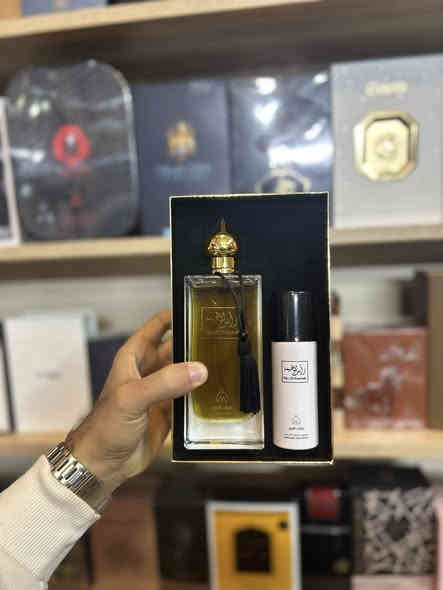 عطر راس الخيمة من مسك العبير 
عطر رجالي فخم وراقي ياتي بحجم ١٠٠ مل مع معطر راس الخيمة عطر رجالي قوي بثبات وفوحان قوي 
مكونات العطر : 
إفتتاحية العطر : الأخشاب و الزعفران; قلب العطر العنبر و المسك; قاعدة العطر من العود.
يوجد توصيل لجميع محافظات العراق 
للحجز او الاستفسار التواصل على رقم الواتساب 
***********
#عطور #عطر #عطر_رجالي #عطور_رجالية #عطورات #الامين_للعطور #بغداد #البصرة #الكوت #بابل #الرمادي #النجف #ديالى #كربلاء #كركوك #الحلة #الانبار #العراق #مشاهير
