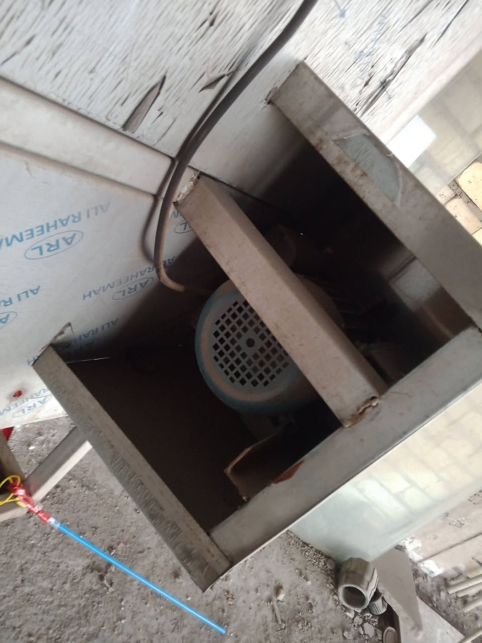 السلام عليكم شوايه دجاج على الفحم وماطور يفر الشياش المكان حي الجامعه السعر الاتصال على الرقم *********** يوجد واتساب
