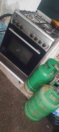 طباخ ستانلس • ٤ شعلات • دبتين غاز