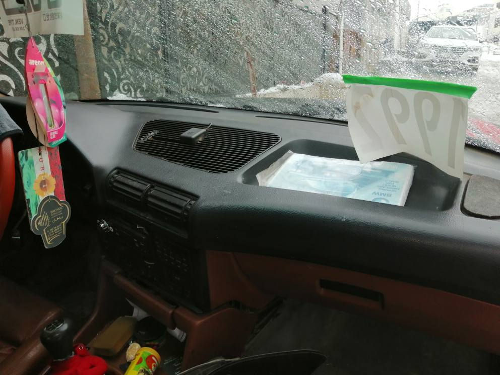 بی ئێم 520 1991
ئاڕمی سلێمانی 
چوارجام کارەبا
سڵاید
ویلا و تایەی موشەبەک لۆک
گێڕ و ماکینە بەشەرت 
کامل جوانکاری 
سعری 52 و گۆڕینەوە بە شاهینە
*********** السليمانية, العراق
