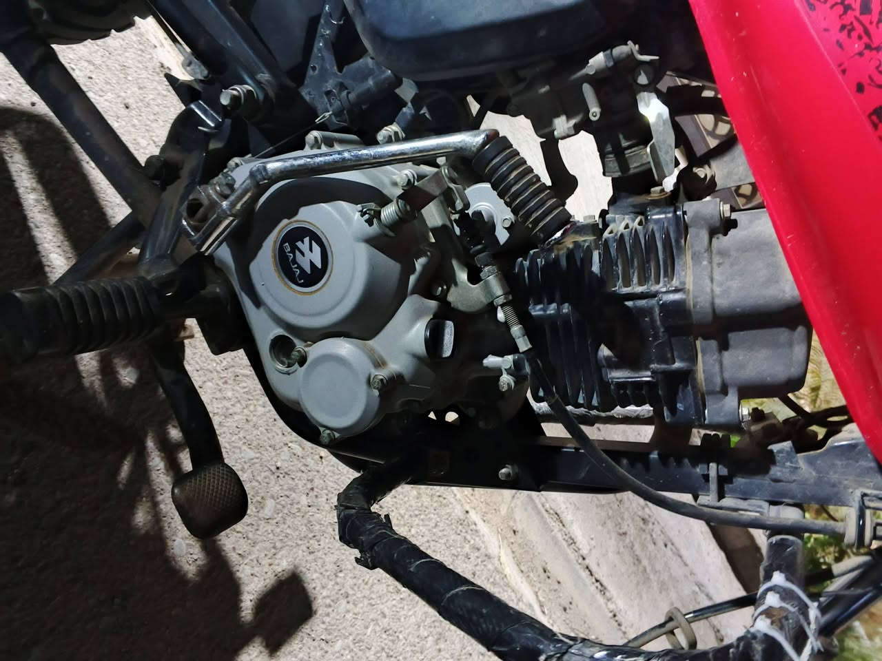 سلام عليكم دراجه بوكسر موديل 21 أوراق اصولي شرط الترقيم كفاله عامه من كلشي مكينه كفاله من كلشي كهربائيات شغاله اي نقص مابيها 
العنوان ديالى خالص هبهب 
(((اتصل على صاحب الدراجه ‏‪***********‬‏)))سعر الدراجه 1250 وبيه مجال قليل
