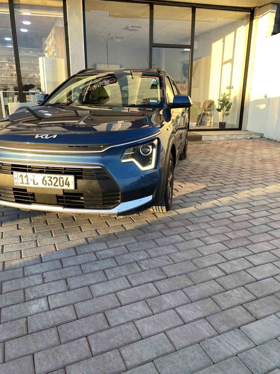 السلام عليكم 
كيا نيرو هايبرد ☘️2023 
مواصفات سيارة EX 
حساس خلفي 
رادارات محيطية 
كاميرا خلفية 
كشن كهرباء 
كشن جلد تدفئة
اشاير بالمرايا 
شفتات ستيرن
شاشه دجيتال 
اوتو هولد 
هاند بريك كهرباء 
محرك 1600 
تحديد مسار 
رادار امامي 
ابواب بصمه ترحيب
تشغيل عن بعد 
قطعتين تبريد 
رقم بغداد بأسمي 
ماشيه 38 الف مايل 
حادثها جاملغ سايق صبغ وبيها بارد باب سايق ما مصلح ع وضعه بدون دواخل ايرباك ستيرن وبردة 
سعرها 160 وبيها مجال 
مكانها الانبار الرمادي 
للاستفسار ***********
