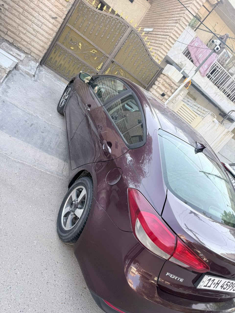 السلام عليكم تحيه طيبه إلى مدير الكروب والى أعضاء الكروب المحترمين كيا فورتي وارد امريكي موديل 2017 رقم بغداد الإنكليزي الجديد السياره باأسمي تحويل مباشر السياره بدون حادث بدون اي ضرر تقريرها مال الحادث مكينه وبيها كلير  قطعتين من امريكا جاملغ والباب نصهن السياره كير مكينه تبريد شرط الفحص خير من الله صدر امامي خلفي كله جديد السياره ليبل واحد شرط الفحص ماشيه 87 الف السعر المطلوب 110 وبيها مجال تجي تفحص وتشوف وبيك خير وتدلل العنوان بغداد الدورة رقم هاتفي ***********ابوموسى
