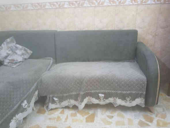 السلام عليكم دوان تركي لون زيتوني ينفتح يصير جرباية وتقدر اتخزن بداخلة الضرار بية حرك من الصفة وبي خشبة طاقة من النص يحتاجلة ترتيب سعر ١٠٠ التواصل خاص او ***********
