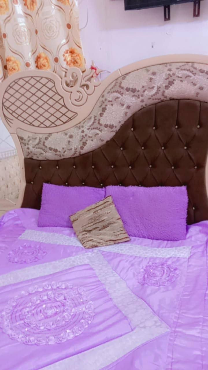 غرفة تركي سبع قطع ضخمه بيه ضرر بسيط بالكنتور سعره ٣٧٥وبيه مجال بسيط مكانه نجف


**إذا كنت صاحب هذا الإعلان وتريد حذفه لأي سبب، رجاءا أرسل رسالة إلى الدعم الفني**