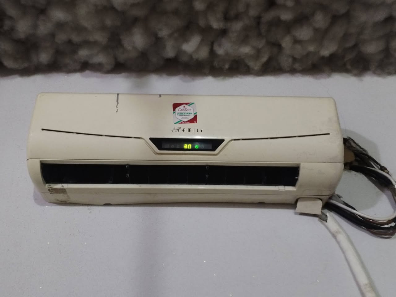 شغال كامل
يراد الغاز بس
طن ونص
عنوان كرامه
السعر85
 بمجال
رقم الهاتف
***********
