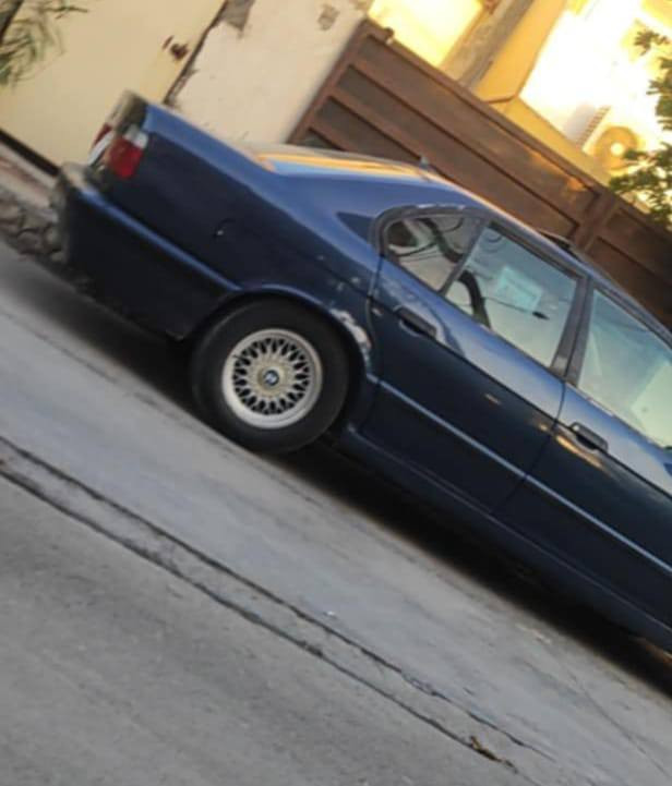 سلام عليكم بي ام موديل 92 سلايت 4 جام كهربائي  525بلاد سياره نظيفه ومال جناي بيها قوه وشعله مشاءالله علي سعر 53 وبي مجال رقم سليمانيه *********** مو شراي لا تعبني
