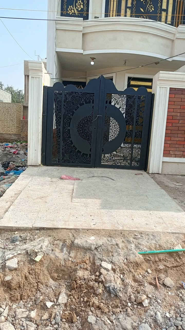 السلام عليكم بيت للبيع الخدمات مقابل شارع 11 بيت نظيف رفت بيت بسمي
***********
