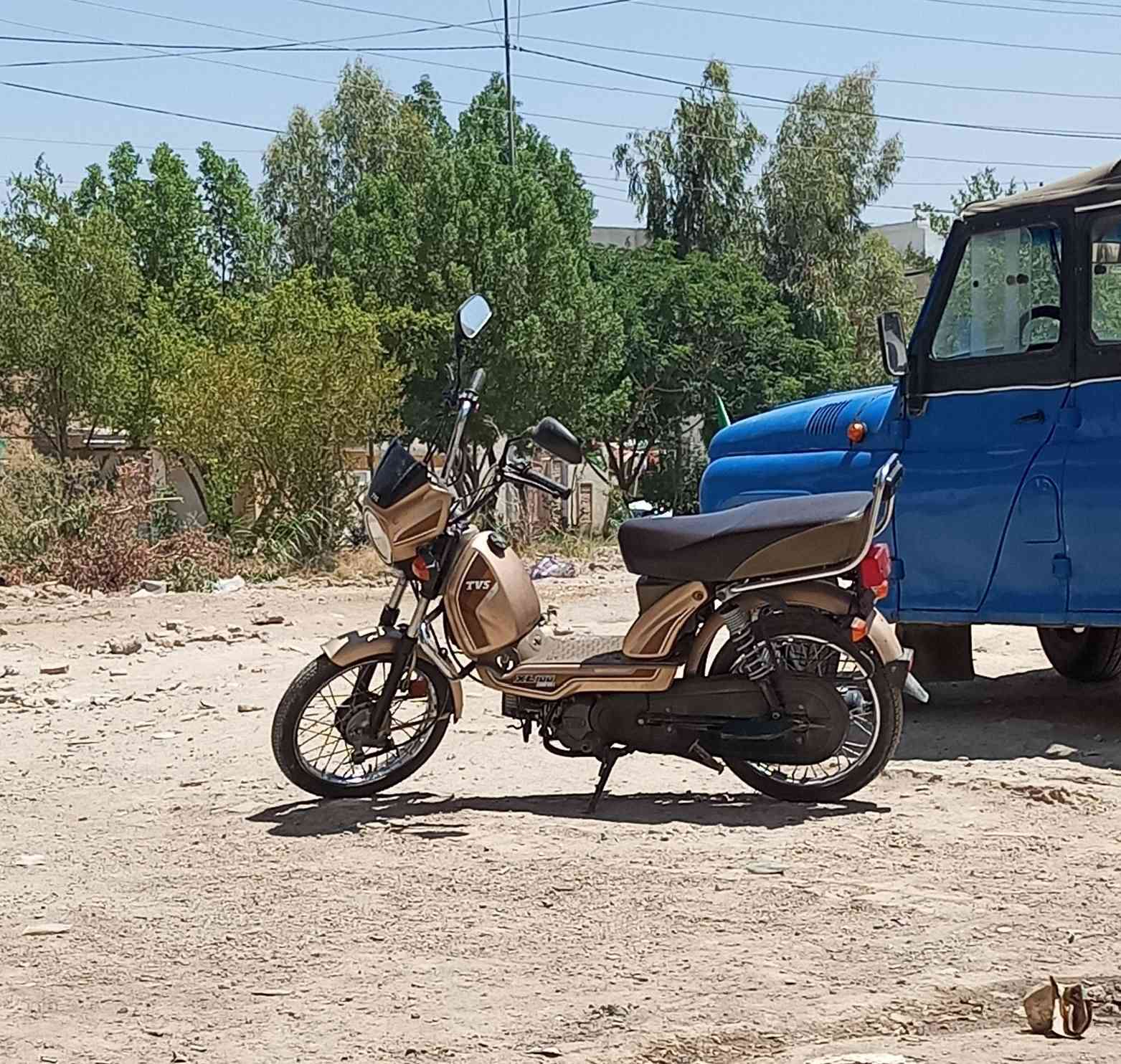 سلام عليكم دراجة TVS XL100
شغل وتطلع موديل 22 فقط بيه خلل بالكهربائيات 
سعر 550وبيه مجال مكان بعقوبة تحرير
الرقم ***********
