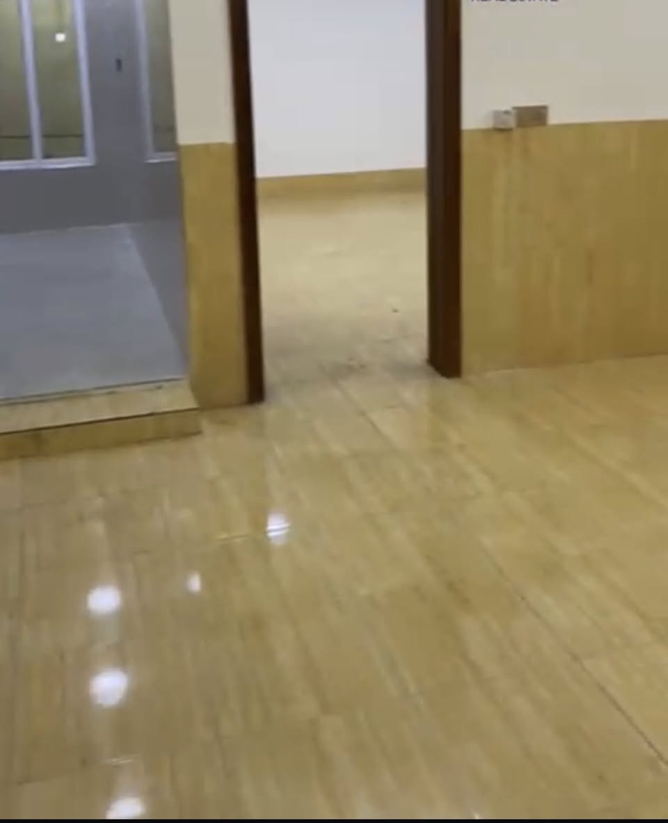 بيت للايجار  طابقين   عنكاوا
4غرف راسلنى ع واتساب***********
