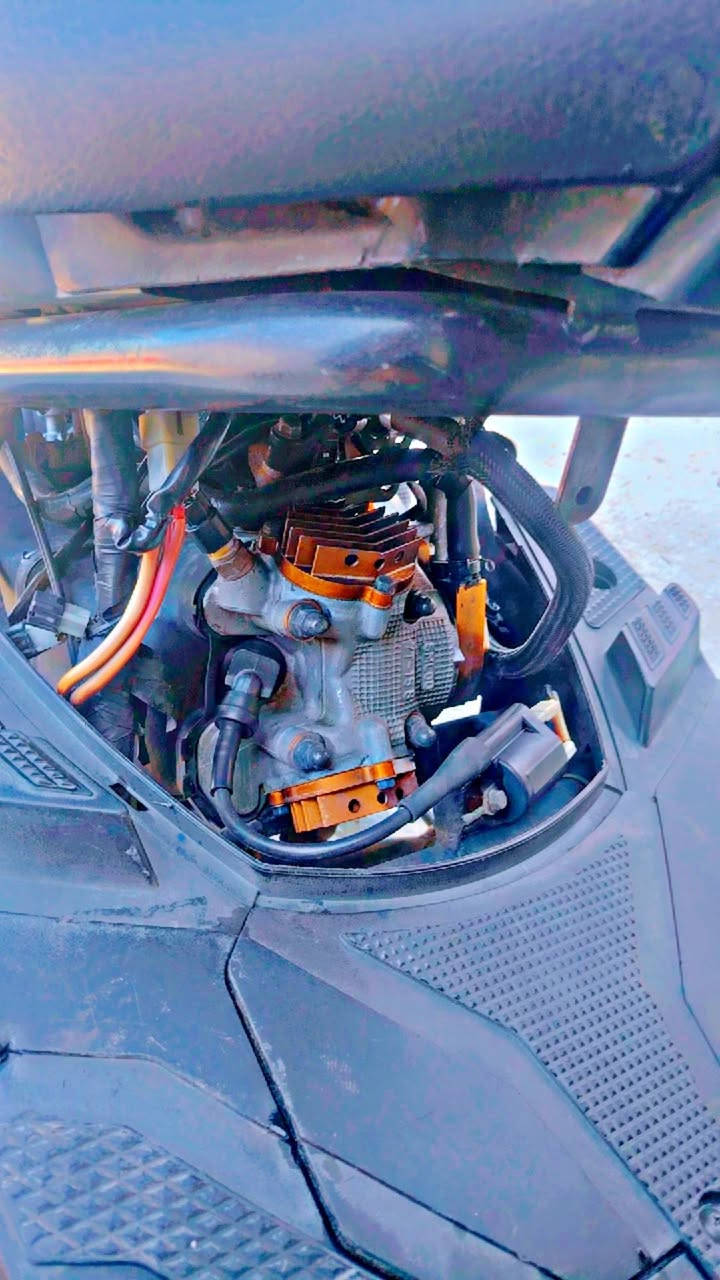 السلام عليكم سكنس جبلي اوراق كاملة موديل 2014 الدراجة شلعة ومعدل خير من الله وبيها تزويد هواي شغلات 
1 سكان رياضي 
2 كلجات رياضي 
3صلنصة استيل كاربون فايبر مو صلنصة دبابة 
4سبايدر رياضي 
5 يدات بريك 
6دبلات خلفي ابو البطل اصلي 
7 صدر امامي 
8 استان صفح رياضي
9 الكور مزود اقباغة ومبخرة  
كفرات اصلية شرط السعر 1250 وبيها مجال بسيط للشراي الدراجة جاهزة كلشي مابيها نقص  اتصل وادلل ***********
