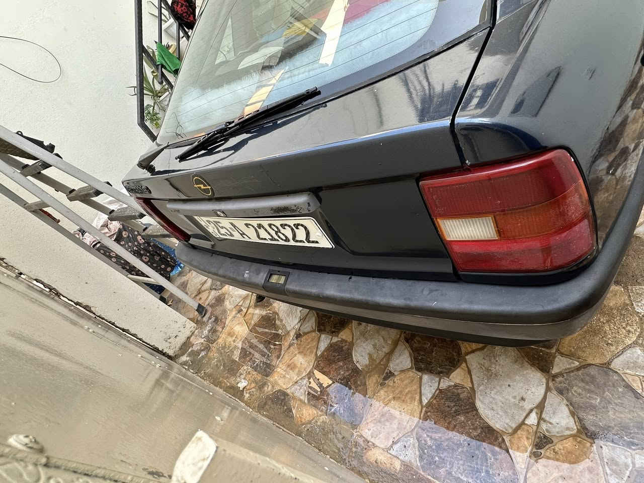 اوبل فكترا موديل 1991 صبغ عام للجماليه فقط مكفوله من الضربه كير ومحرك شرط وشرط التحويل والوكاله سياره بسمي رقم كركوك جديد الماني  وهزه جديده سعره 43$ وبيها مجال بسيط  للاستفسار ***********
