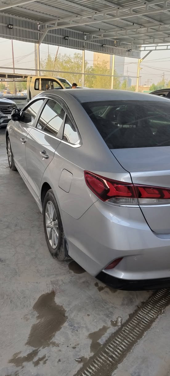 من رخصه الادمن
سوناتا اصل غاز 2023 محرك 2000 
4سلندر اللون سلفر
السعر 154$

***********
