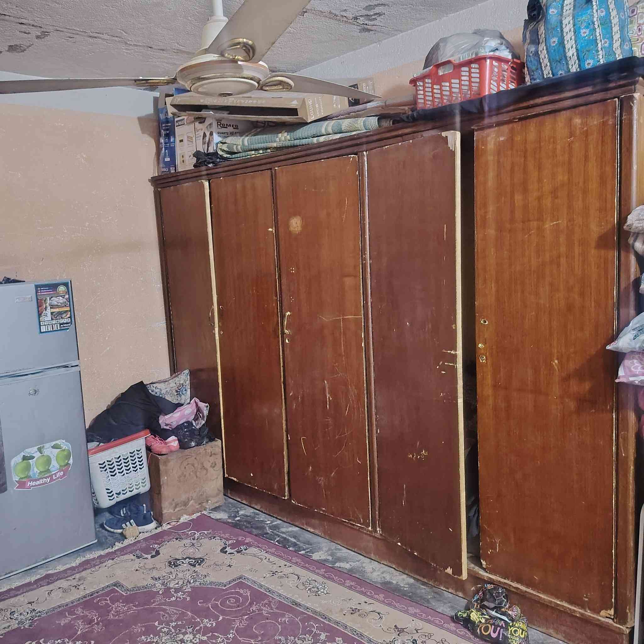 كنتور للبيع بهذا الشكل قيم بما يرضي الله وانطي بيه سعر ***********

