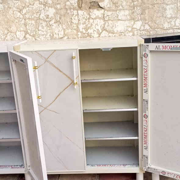 جزامه المنيوم ارتفاع متر عرض 80 السعر ٦٥ ألف دينار بابل الحمزه الغربي حي الدولار قرب عماره دكتور ناجي أتصال ***********
