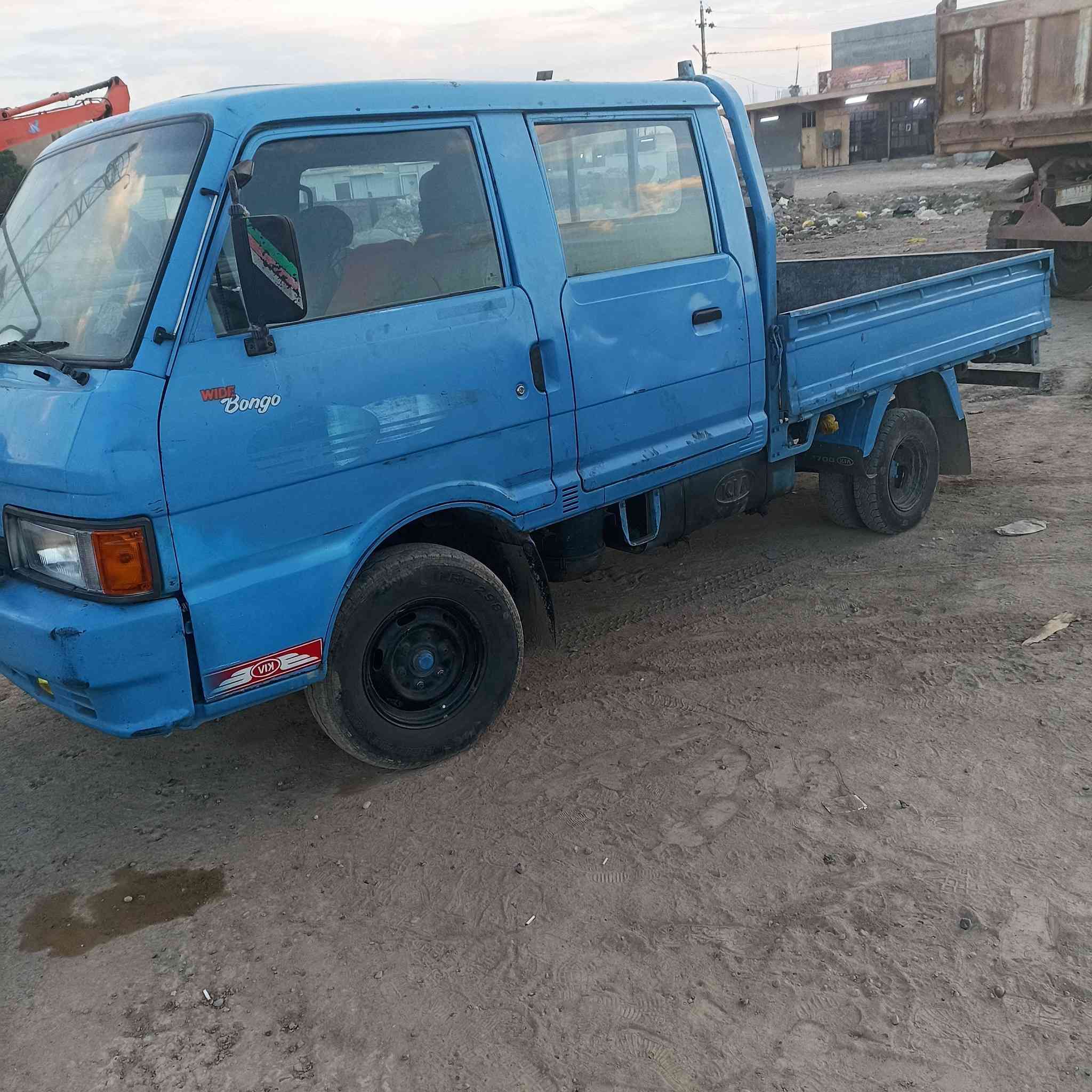 السلام عليكم للبيع كيا بنگو موديل ٩٤ مكفولة گير وگشر ومكينة شرط التحويل السعر ٤٩ ورقة العنوان بغداد ابو غريب الشراي يتصل على الرقم *********** أو075003588 عن د٣ 67 أو***********
