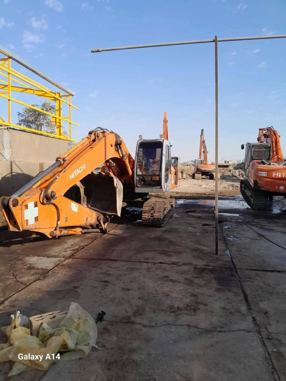 سلام عليكم حفاره فايف للبيع ***********
موديل 97 رقم الماني أ

مكينه جاهزه محرك كنترول مضخه كله جديد

السعر 160 وبيها مجال ***********
