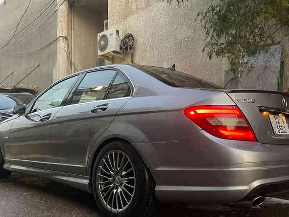 سلام عليكم مرسيدس بنز 2011 c200 محرك 2000تيربو خليجي بدون ضربه وبدون صبغ فقط شخط بجاملغ صدر ومرشوش سياره رادارات امامي خلفي جانبي فتحه سقف كشنات كهرباء جلد ومخمل كير ومحرك خير من الله سياره ماشيه 173 رقم مميز بسمي ثاني يوم تحويل سعر 120بيها مجال قليل مكاني الدوره شارع ابو طياره 
***********
***********
