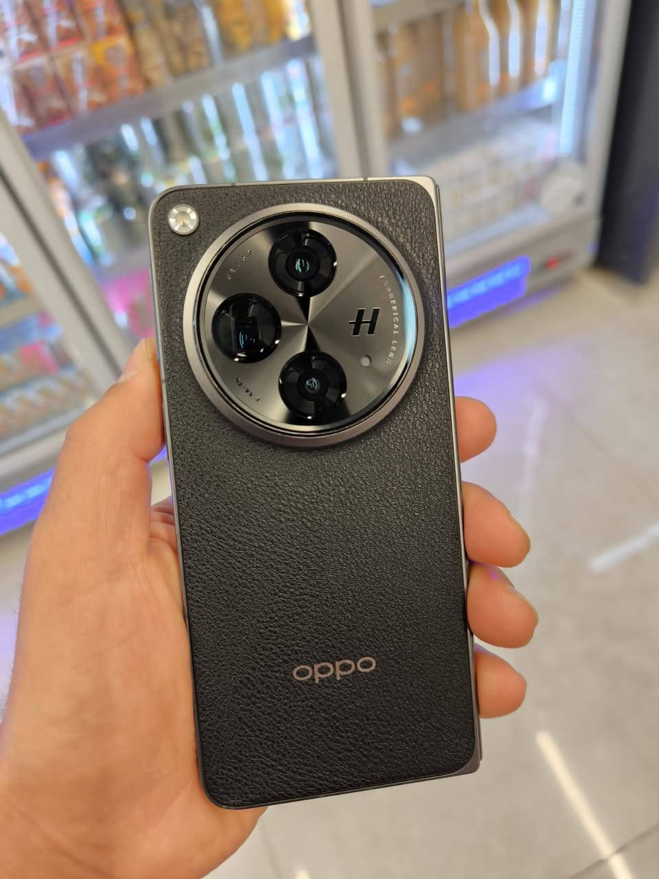 للبيع  Oppo Find N3
اوبو فايند ان 3   جهاز فلاكشب
جهاز بي شاشتين  الشاشة الجبيرة عاطله فقط  والثانيه شغاله كامل
المواصفات
ذاكرة  512  رام  16 + 8
الشاشة  Foldable LTPO3 OLED
البطارية: 4805 مللي أمبير
المعالج ثماني النواة Snapdragon 8 Gen 2 تكنولوجيا 4 يشغل الالعاب اعله اعدادات
بصمه جانبيه سريعه
الصوت استيريو  3 سماعات
كامرته قويه وبيها زوم قوي  
جهاز مواصفات قويه تكدر تشوف ع يوتيوب
سعره 350 وبي مجال بصيط مكاني تكريت


**إذا كنت صاحب هذا الإعلان وتريد حذفه لأي سبب، رجاءا أرسل رسالة إلى الدعم الفني**