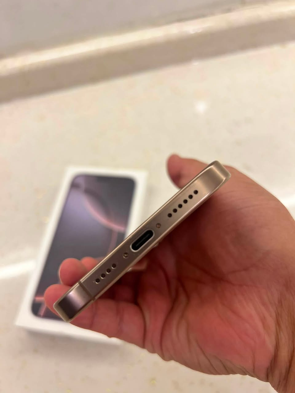 .ايفون. Pro max. ذاكرة. 256. مع. العلبه. والكيبل.  الاصلي.   كلش. نضيف. الجهاز.  السعر مليون. و 350


**إذا كنت صاحب هذا الإعلان وتريد حذفه لأي سبب، رجاءا أرسل رسالة إلى الدعم الفني**