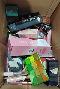 شلعة مكياج • كارتون ٧٠قطعة • للمشاريع