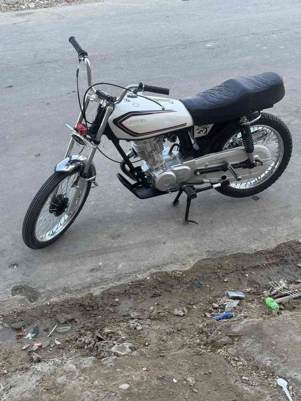 سلام عليكم ،دراجة نامه للبيع تعمير 25 ما بيهه برغي تجاري شاصي 19 أوراق أصولي سعرهه 900وبيهه مجال مكاني حي أور قرب المدرسة الإيرانية وإذا عندك استفسار عالدراجة هذا رقمي ***********
