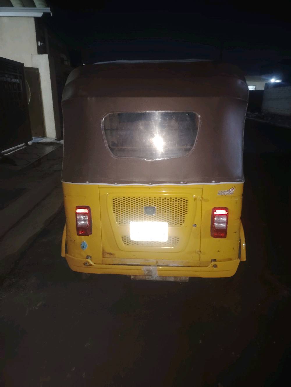 سلام عليكم تكتك لبيع ٢١ رقم بسمي مكاني عماره صحفين