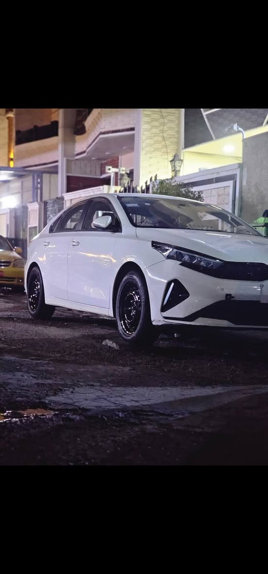 سلام عليكم k3 2024
محرك 1500 دبل نوزل 
رقم اربيل  تحويل مباشر تريد وكاله تريد تحويل

 ماشية   52 الف 
المواصفات 
✅️شاشه كامرة 

✅️تبريد  لمس

✅️تحكم ستيرن جهتين 

✅️بصمه أبواب و بصمه تشغيل

✅️كير طياره 

✅️شاشه بالكير

✅️لايت لد زينون 3 عدسات متحركة + الخلفي هم لد متصل 

✅️صندوك ذكي بصمة ( يفتح عند الاقتراب )

✅️سايد بريك بصمة

✅️أوتو هولد (auto hold)

✅️درايف مود 4 وضعيات
‏✅️(sport+eco+smart+comfort)

شاشة عداد دجتل 

وبيها بعد مواصفات 

⬅️ السياره بدون أي صبغ فقط بارد + رصعات

رقم *********** بي واتساب 
 المكان بغداد / البياع الاعلام  
السعر 137
