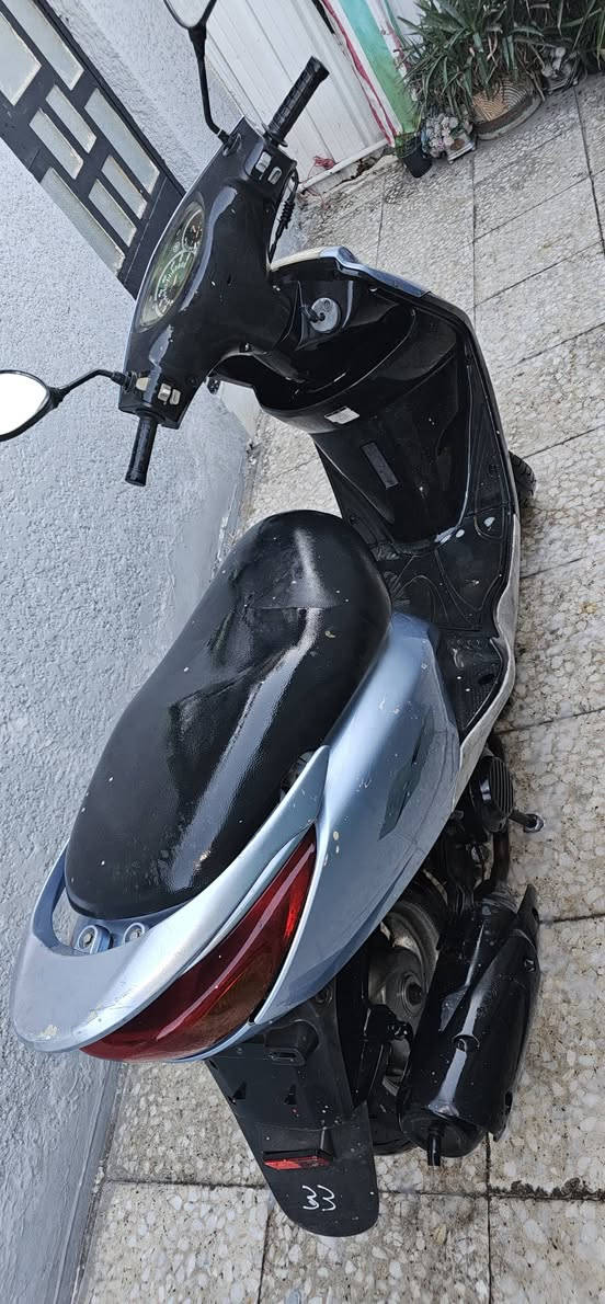 للبيع بريز نص نكرة مشتريها من الرمبة وتاركها بعدها بأوراقها السعر ٧٠٠ الف للتواصل ***********
