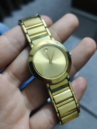 ساعة يد • للبيع