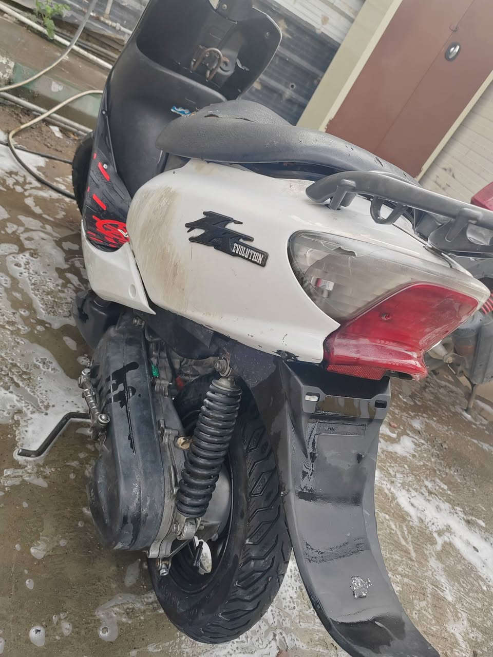 السلام عليكم دراجه عصفوريه هندر واحد تشتغل باي وقت لايت وهورن شغال الدشبول شغال كله زوج تاير جديد كابريتر تفصيخ اصليه شادله الدراجه نقصه اكسل فقط سعره ١٧٠ وبيه مجال بسيط مكاني بغداد الكاظميه شارع ٦٠ رقم الهاتف *********** واتساب متواجد
