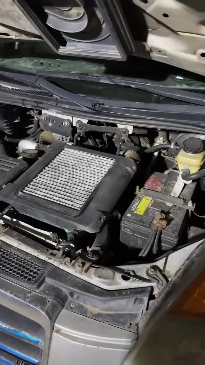 السلام عليكم
ستاركس 2007 مفتوح كير عادي سياره محرك جديد حادث مابيها
الكشر شوف العين سياره شرط تحويل رقم واسط دولي مصفره كامل هيئه وغرامات سياره متصرف عليهه ربع 
السعر 95 وبيها مجال 
الاتصال ***********
