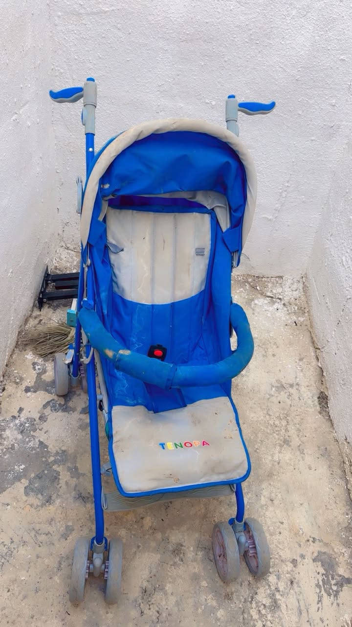 سلام عليكم عربانه للبيع تحمل وزن ٥٠ كيلو فقط متربه يرادلها مسح للاستفسار ***********
