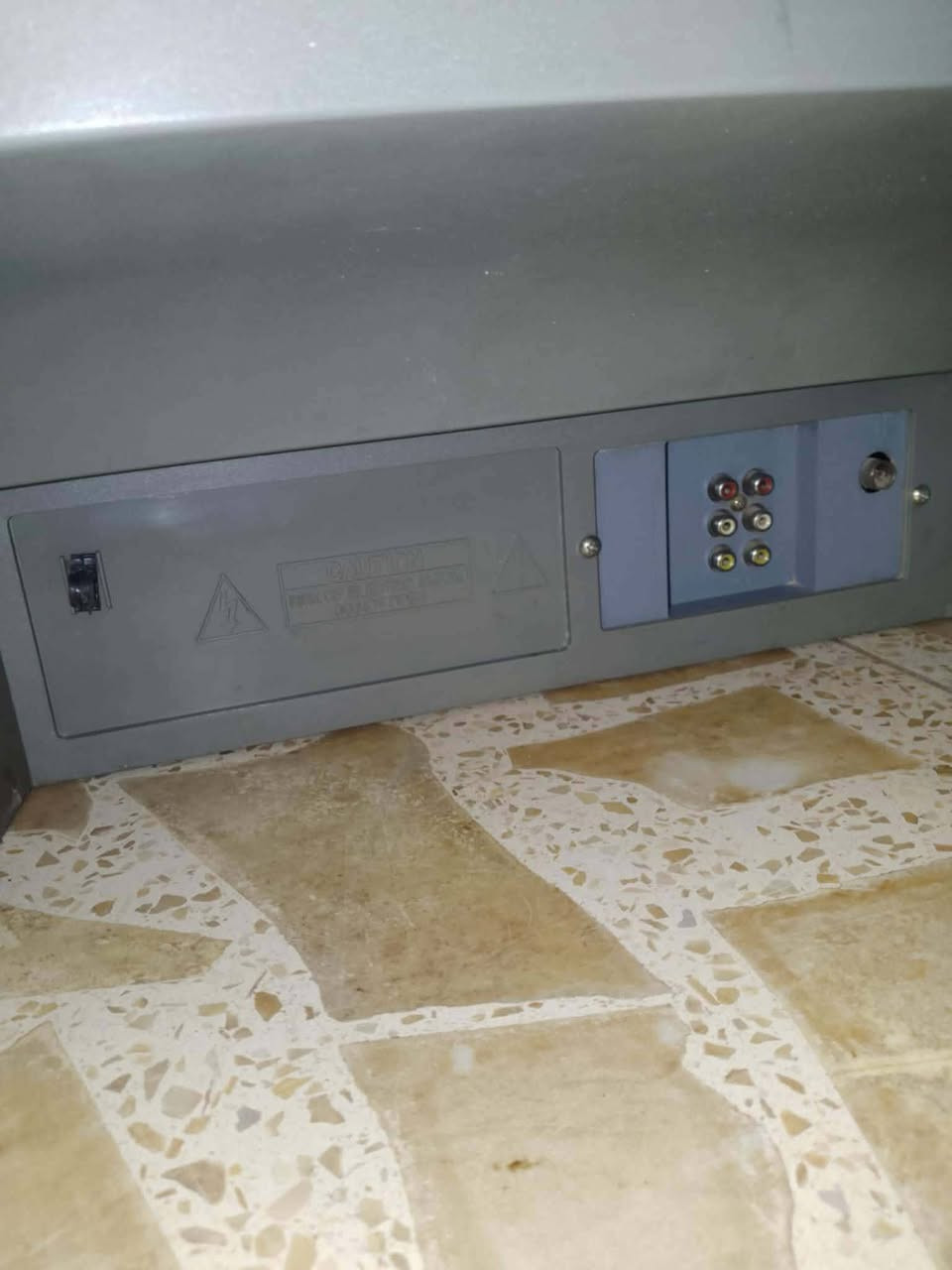 السلام عليكم عندي تلفزيون قديم انتيك شغال ونظافة عالية جدا جدا قيم وأخذه مكاني بغداد الشعب


**إذا كنت صاحب هذا الإعلان وتريد حذفه لأي سبب، رجاءا أرسل رسالة إلى الدعم الفني**