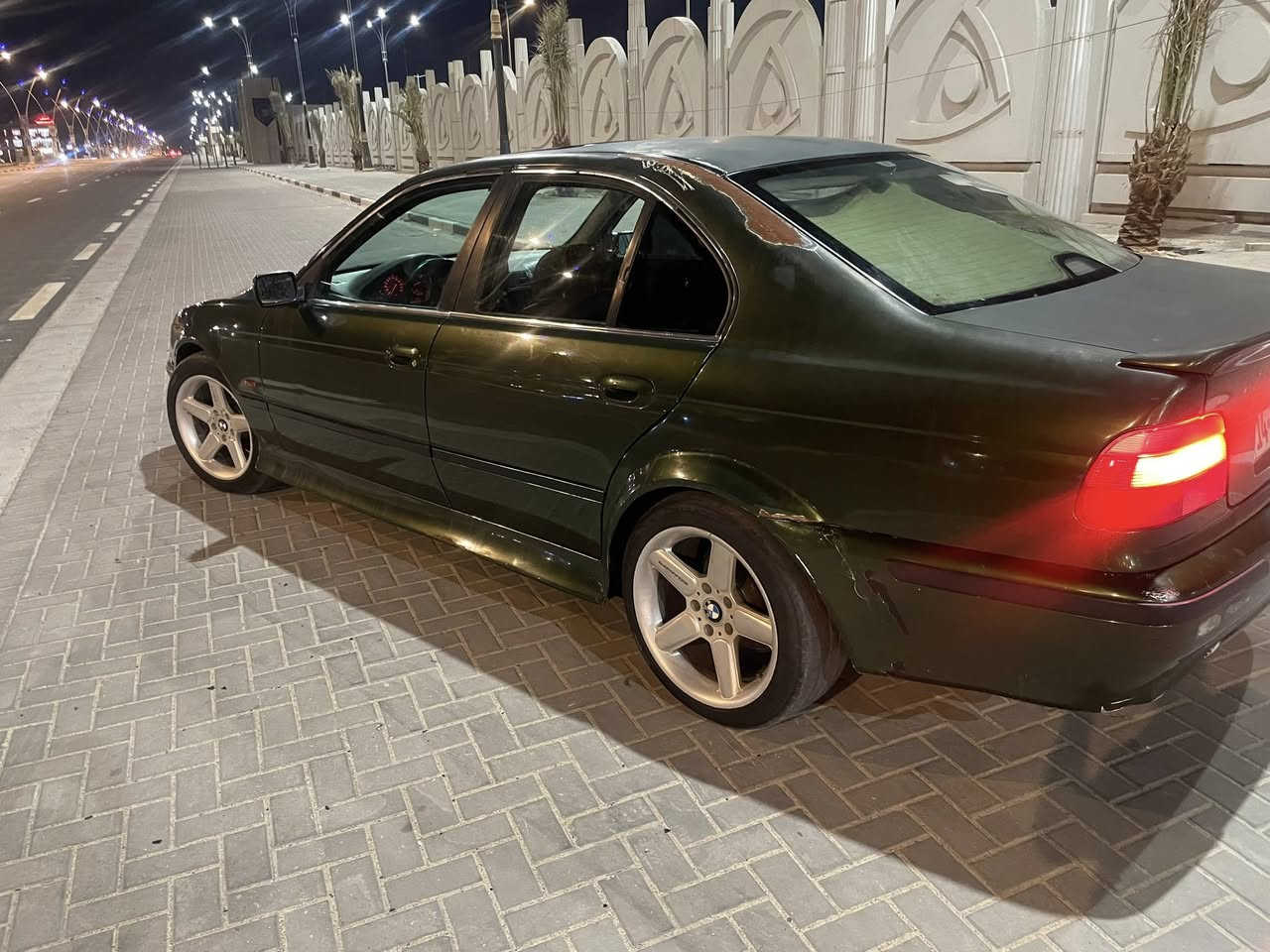 السلام عليكم  
BMW E39 صقر
كشنات كهرباء جلد
فتحه 
السعر 70  بيها مجال بسيط
العنوان /  البصرة
متوفر فقط واتساب 
***********
