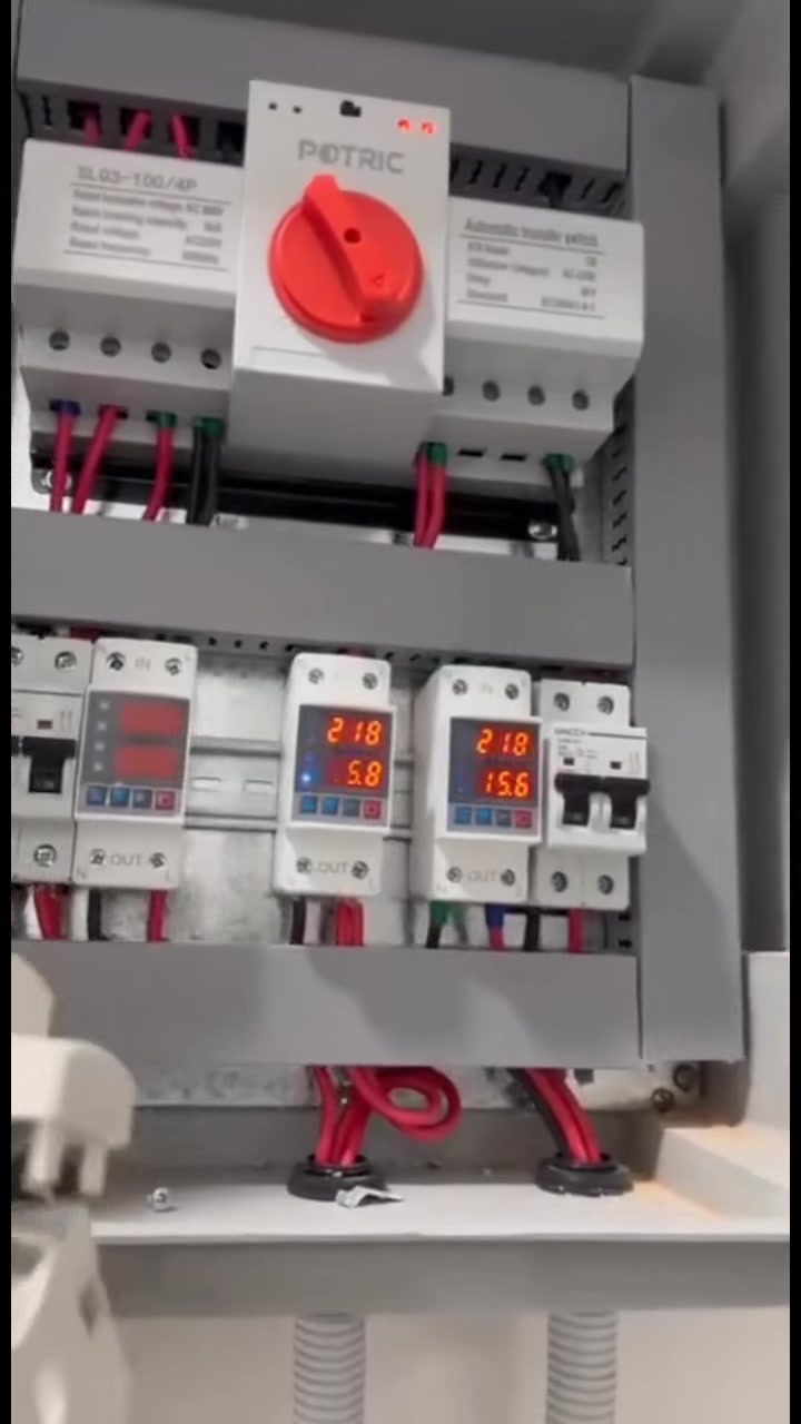⚡🔒 جوزة حماية بترى 63A
مو بس للبيوت.. تنطيك أمان عالي بعدة مجالات 👌
تشتغل بكفاءة عالية سواء للـ:
🏠 المنازل
🏢 المحلات
☀️ أنظمة الطاقة الشمسية
🔌 أي منظومة تحتاج حماية من التحميل الزايد

✅ حماية قوية ومضمونة
✅ جودة تصنيع عالية
✅ كفاءة تدوم سنين

للتواصل معنا عبر منصاتنا: 
* 📞 الهاتف/واتساب:        [***********]  

* 📘 فيسبوك: [بيج الازل][https://www.facebook.com/share/17Vmw6vkqg/?mibextid=wwXIfr]

* تيك توك https://www.tiktok.com/@ali_075bmw?_r=1&_t=ZS-91VcKnpYI3J

* تلكرام https://t.me/Alazil22

