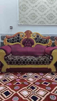 تخم للبيع 10 مقاعد قنفه 3 نفرات وقنفتين 2 نفرات وكراسي ثنين سعره 200 و...