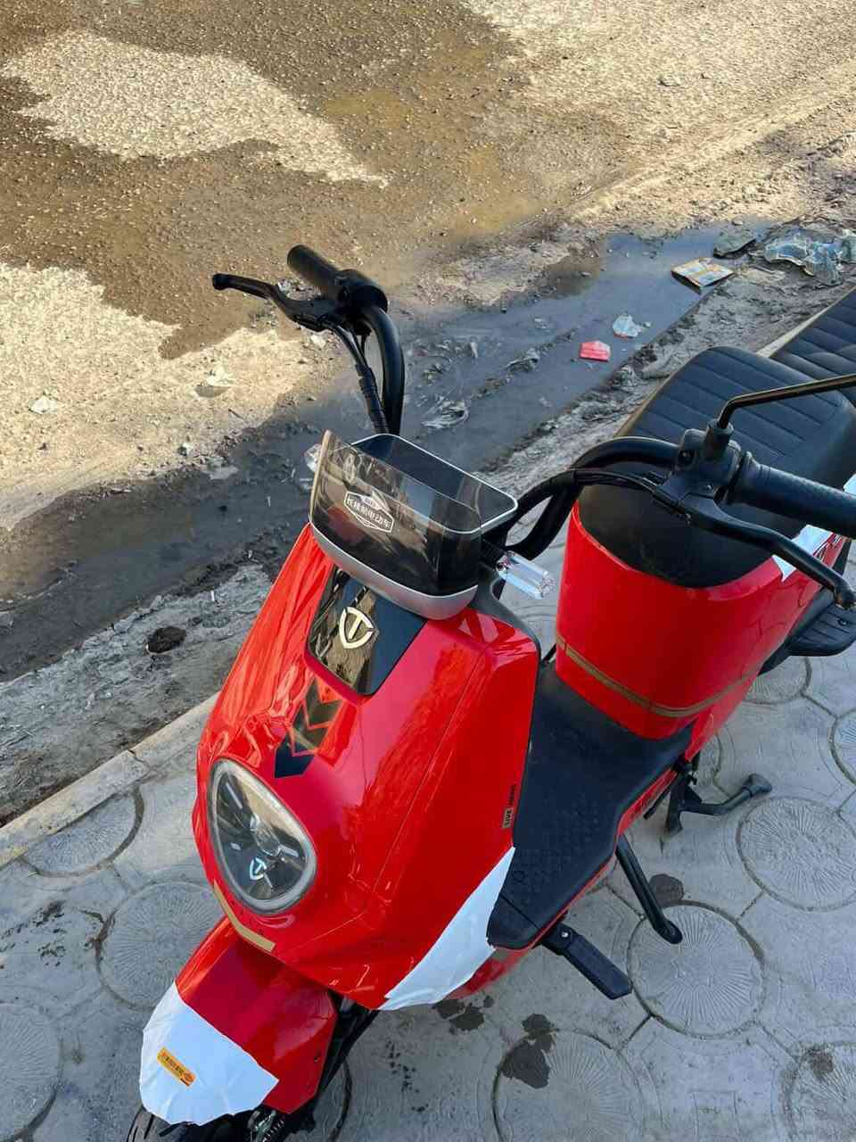 السلام عليكم
دراجه شحن R9شركة تايلج
الدراجه فول مواصفات 
فول نضافه👍
مستعمله شي قليل
تواصل 
***********
