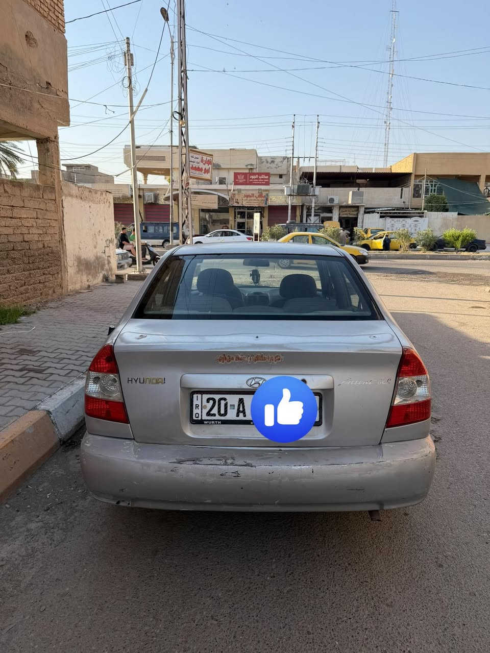 السلام عليكم 
اكسنت 2002 محرك 1600 
بدون حادث 
كير مكينة بشرط 
كير اوتو 
تخم تاير 
تبريد ثلج 
رقم ديالى تحويل ثاني يوم بأسمي سنوية الى 2030
السيارة بالحقيقة احلى بهواية من الصور 
السعر 54 وبيها مجال للشراي 
مكان السيارة ديالى بعقوبة التحرير 
للتواصل :- ***********
بيع او مراوس بتكسي
