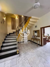 بيت طابقين للبيع في البصره منطقة حي الخضراء موقع ممتاز جداً البيت حديث...