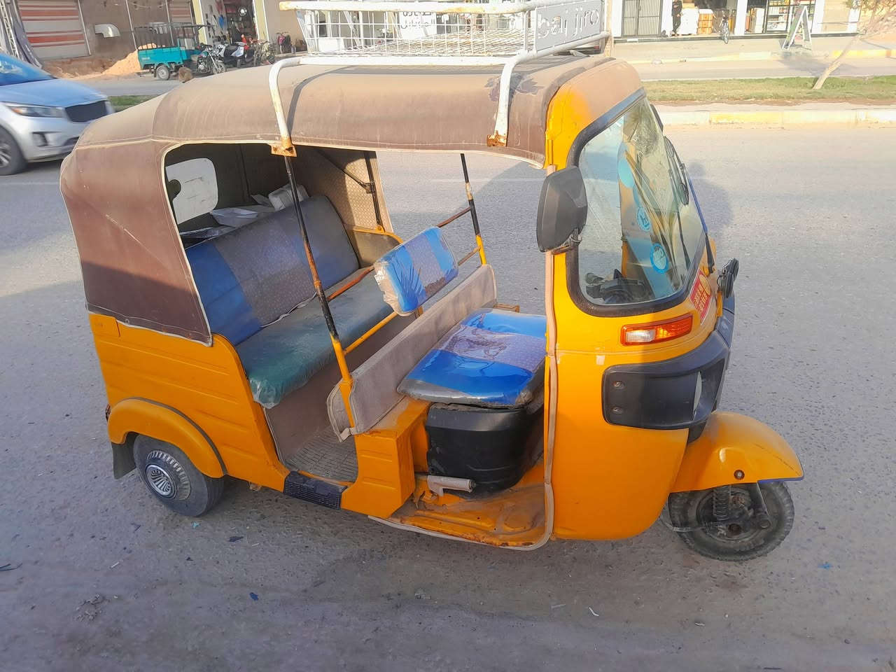 سلام عليكم تكتك للبيع موديل ١٨ طالعة بشهر ٧ محجوزة بلحجز حاجزه المرور هية اوراق اصولية اريد ابيعها صارله شهر ونص بلحجز اوراقهة الصلية عندي وسويجهة عندي العندة واسطة يكدر ايطلعهة او يرقمهة اني محتاز تكتك بسمي اصولية واخذك لساحة وراويكياهة رايدهة ٢٥٠٠ وبيهة مجال مكاني كربلاء الحر ***********
