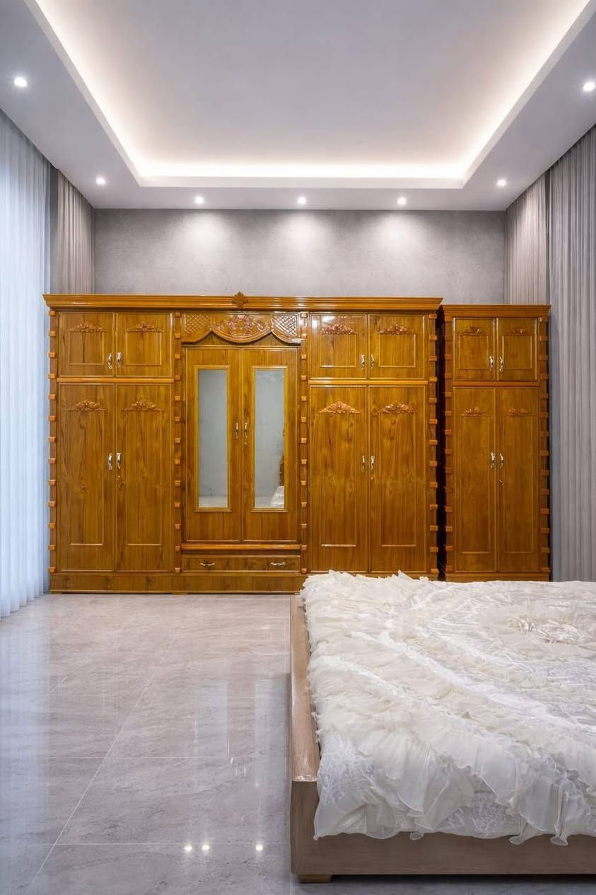 سلام عليكم ورحمة متوفر غرف نوم حطاطه حطاطه درجه اولى جديد مو مستخدم نوعيتين بس وتساب موجود الخاص محضور ***********
